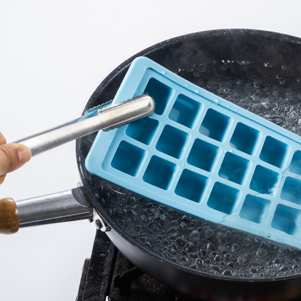 Khay làm đá LocknLock Silicone Ice Tray SLX167BLU - HAPOS LOF