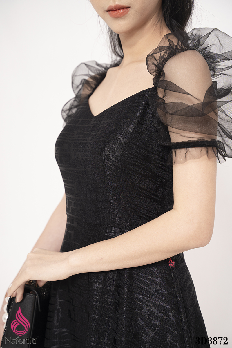 3D3872 - ĐẦM ĐEN DÁNG XÒE PHỐI REN