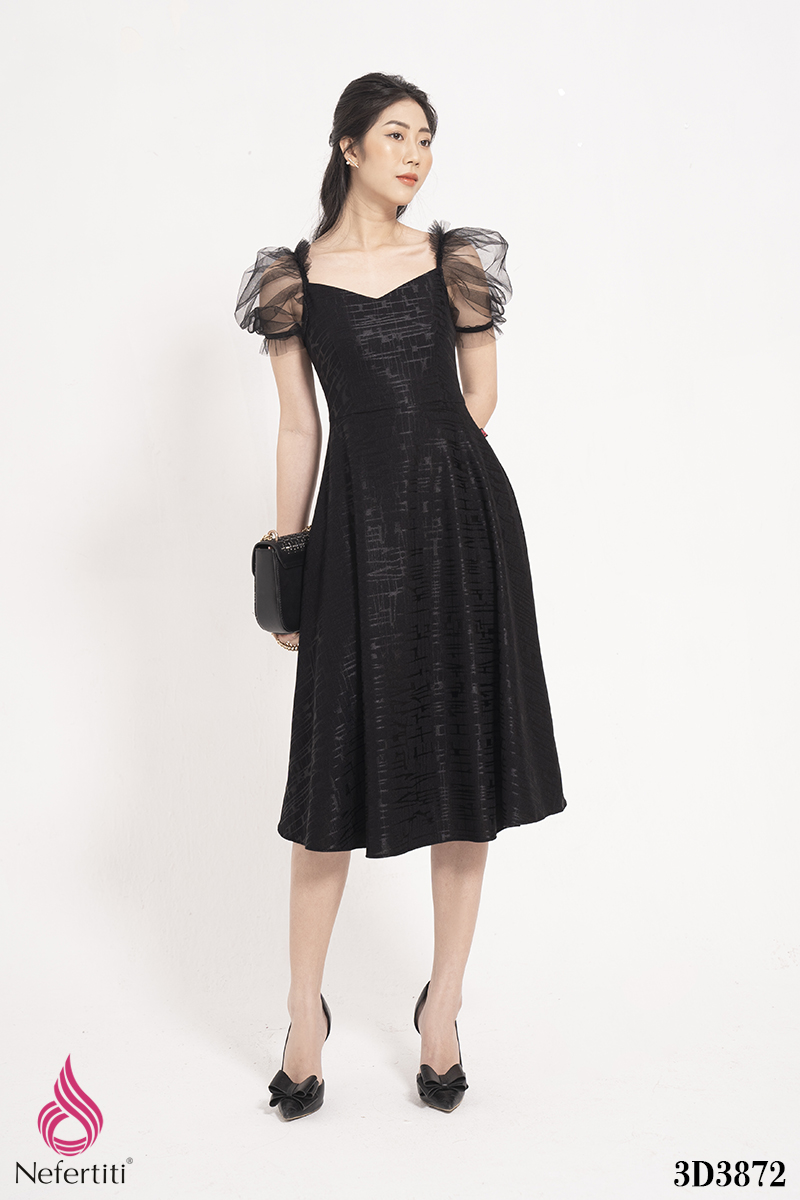 10+ mẫu váy đen không chỉ sang mà còn giấu dáng cực khéo