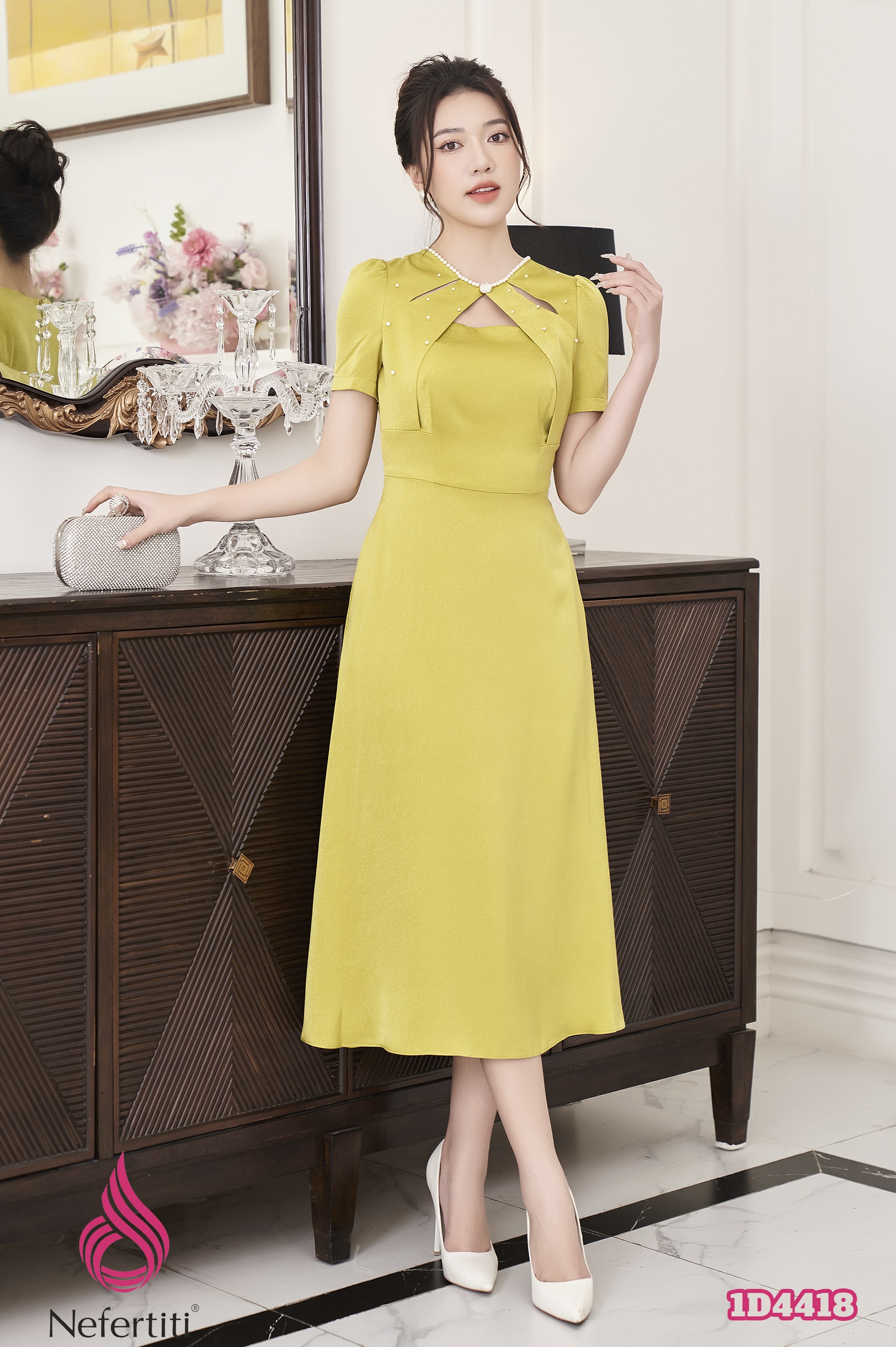 1D4418 - Đầm lụa họa tiết cách điệu