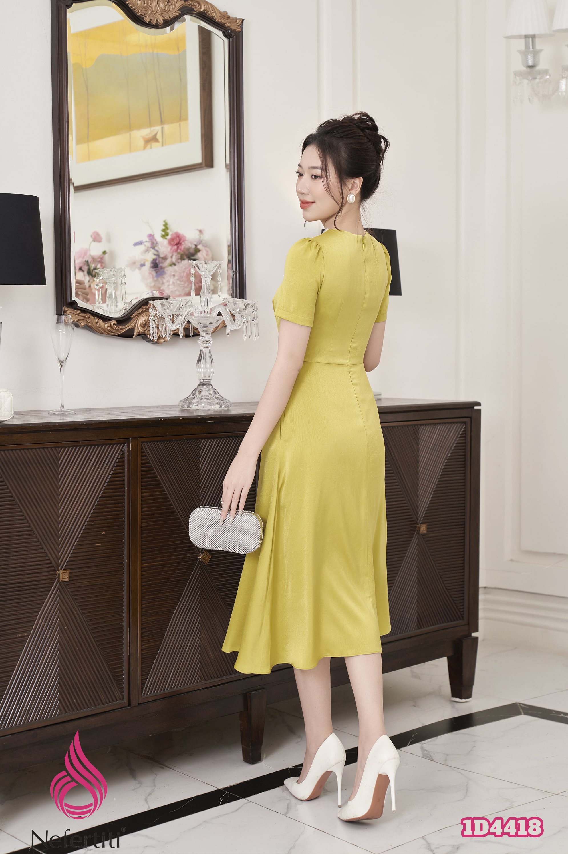 1D4418 - Đầm lụa họa tiết cách điệu