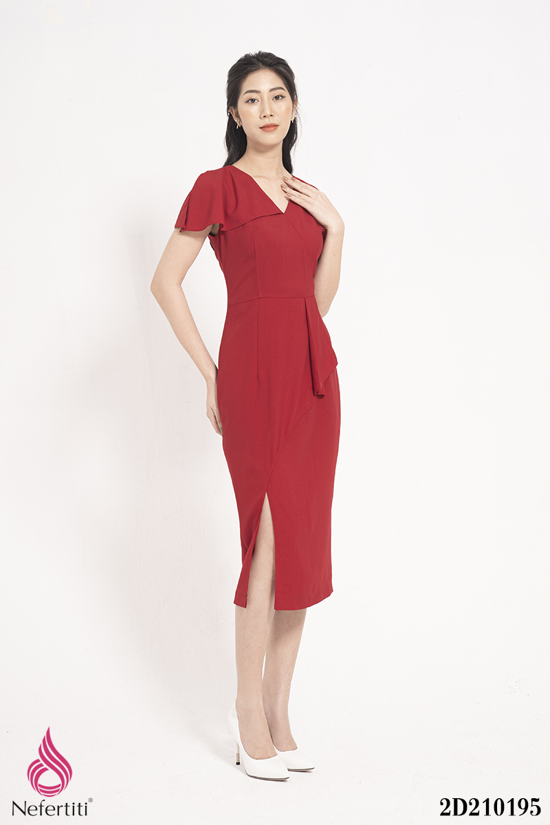 2D210195 - ĐẦM ĐỎ CỔ V XẾP BÈO RỦ TRANG TRÍ