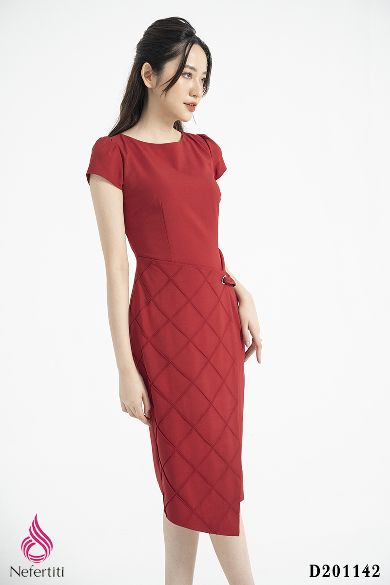 2D201142 - ĐẦM ĐỎ VẠT CHÉO