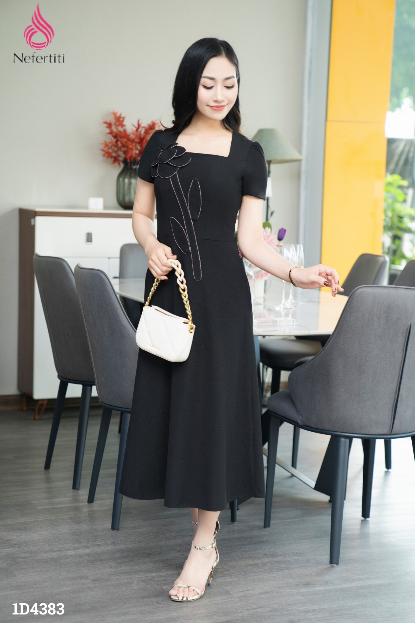 1D4383 - ĐẦM ĐEN HOA NỔI