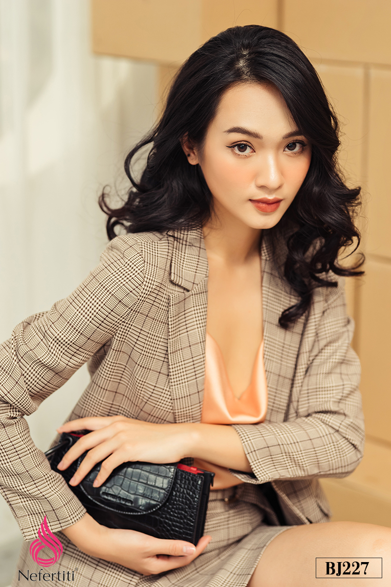 3BJ227 - BỘ ÁO KHOÁC + CHÂN VÁY TRẺ TRUNG