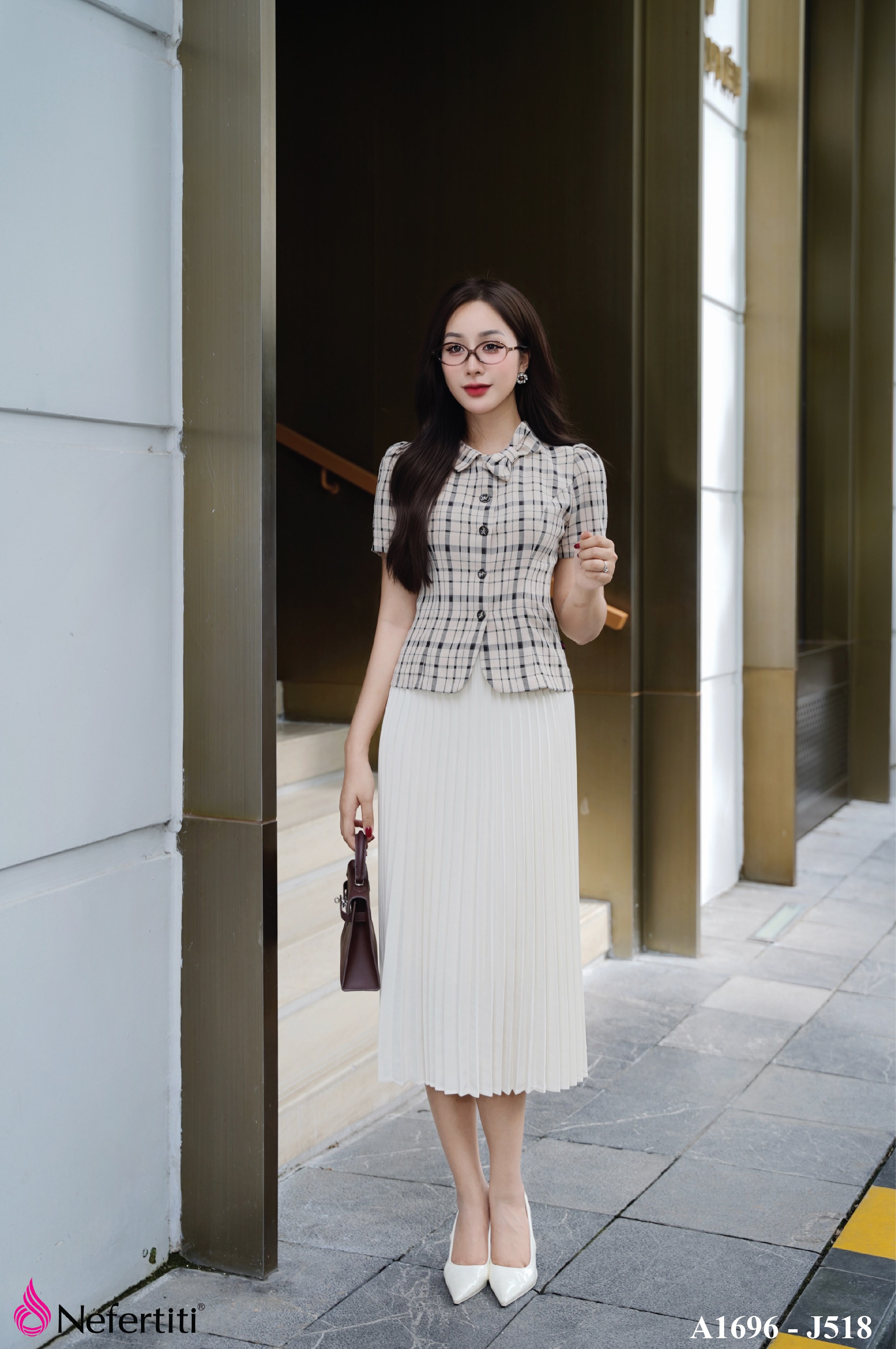 1J518 - Juyp xếp ly trắng