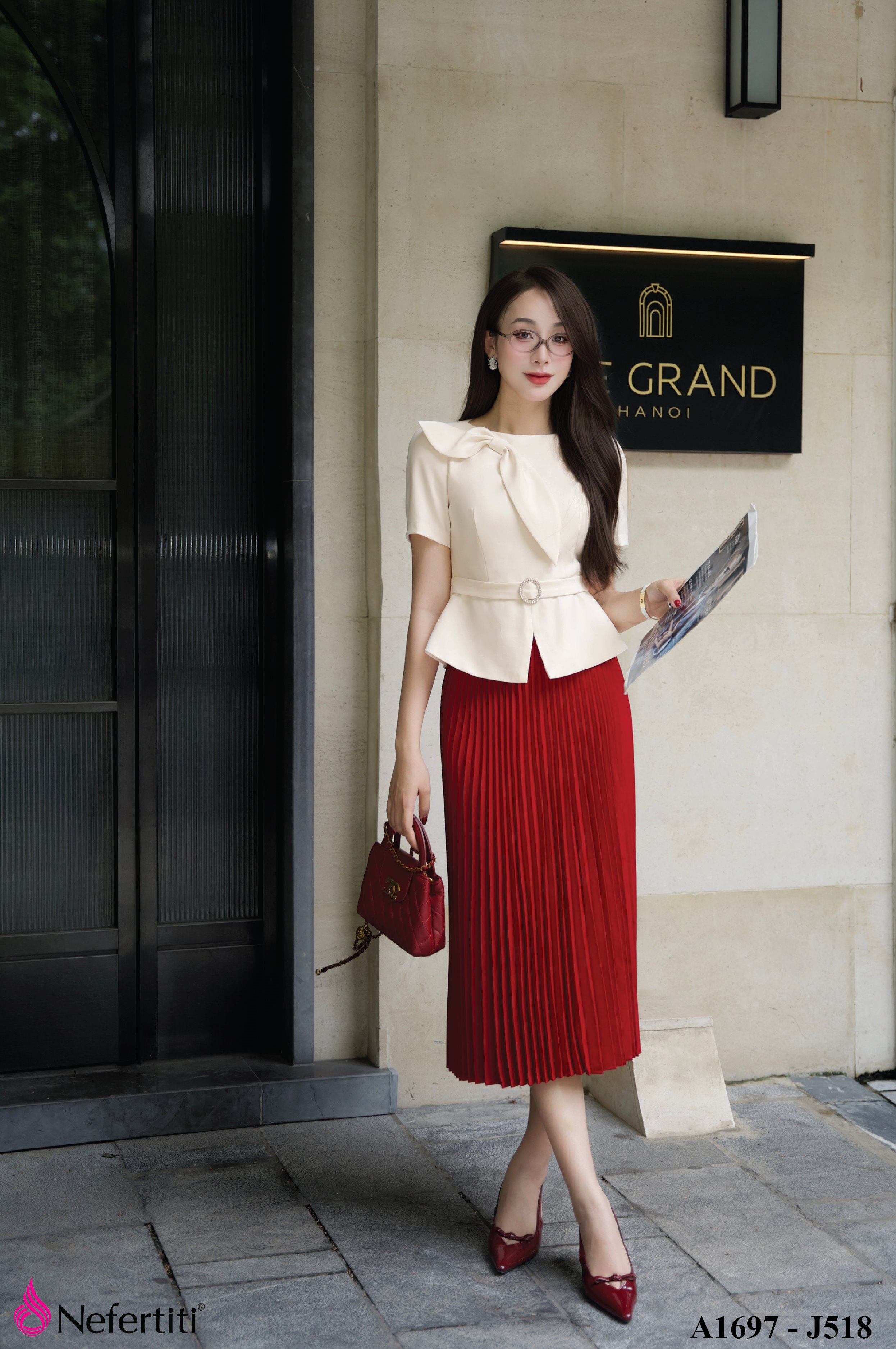 1J518 - Juyp xếp ly đỏ nổi bật