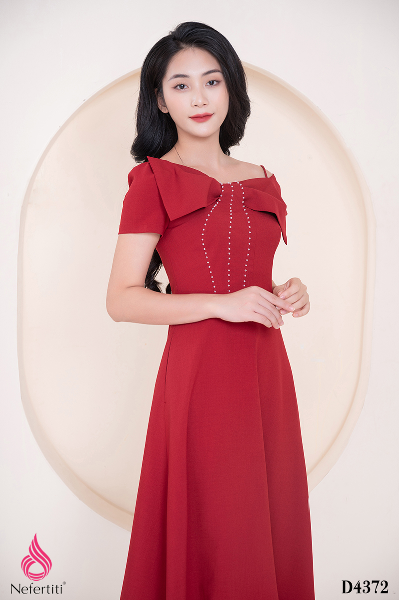 1D4372 - ĐẦM ĐỎ TRỄ VAI