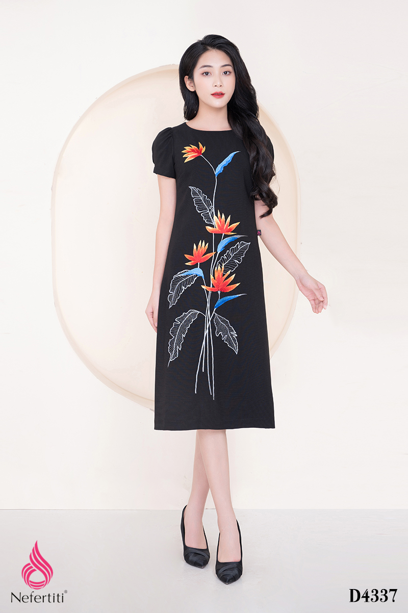 1D4337 - ĐẦM ĐEN DÁNG SUÔNG THÊU HOA