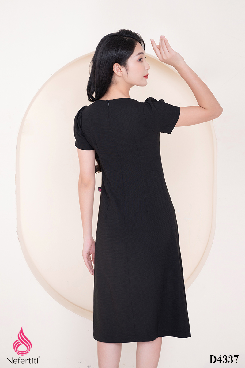 1D4337 - ĐẦM ĐEN DÁNG SUÔNG THÊU HOA