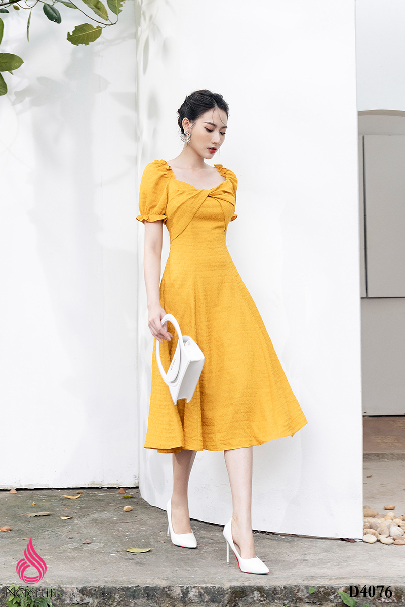 2D4076 - ĐẦM DÁNG XÒE NGỰC XẾP XOẮN CÁCH ĐIỆU