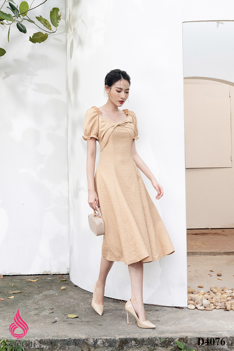 2D4076 - ĐẦM DÁNG XÒE NGỰC XẾP XOẮN CÁCH ĐIỆU