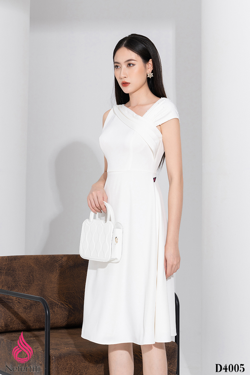 1D4005 - ĐẦM TRẮNG VAI XẾP LI