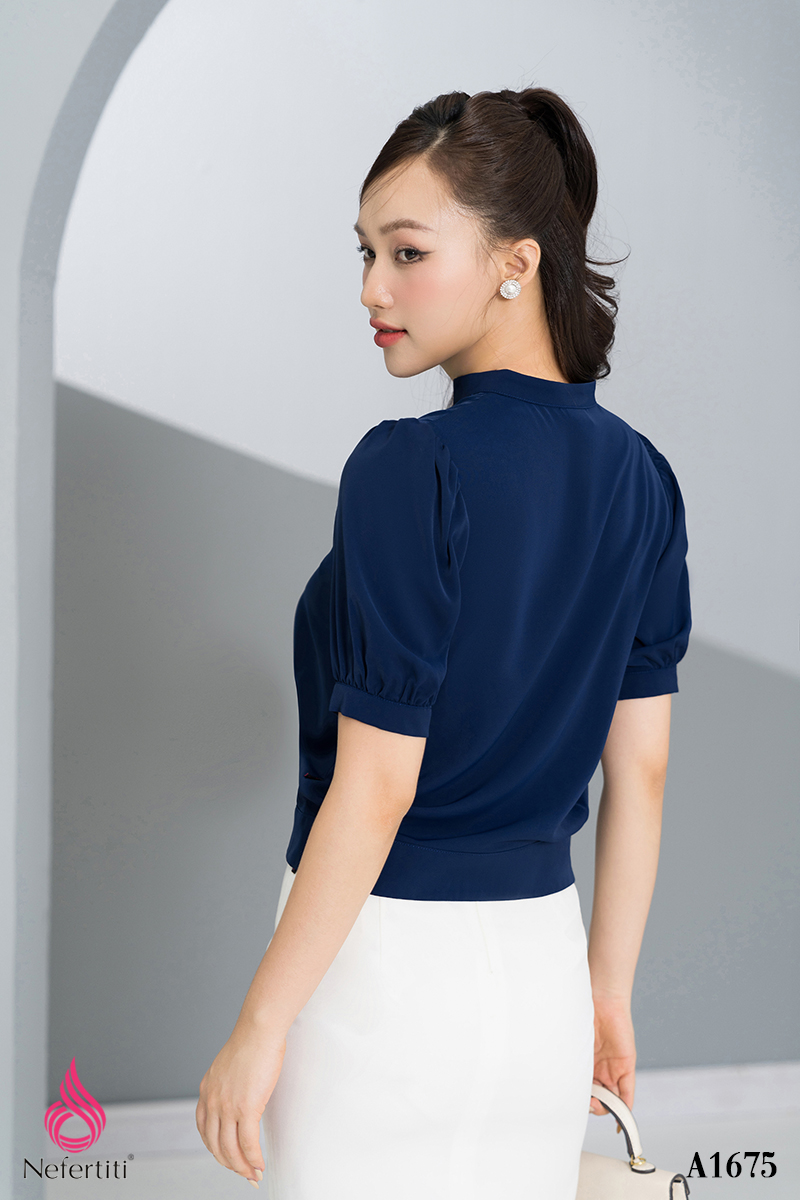 1A1675 - SƠ MI CỔ V ĐÍNH ĐÁ XANH THAN