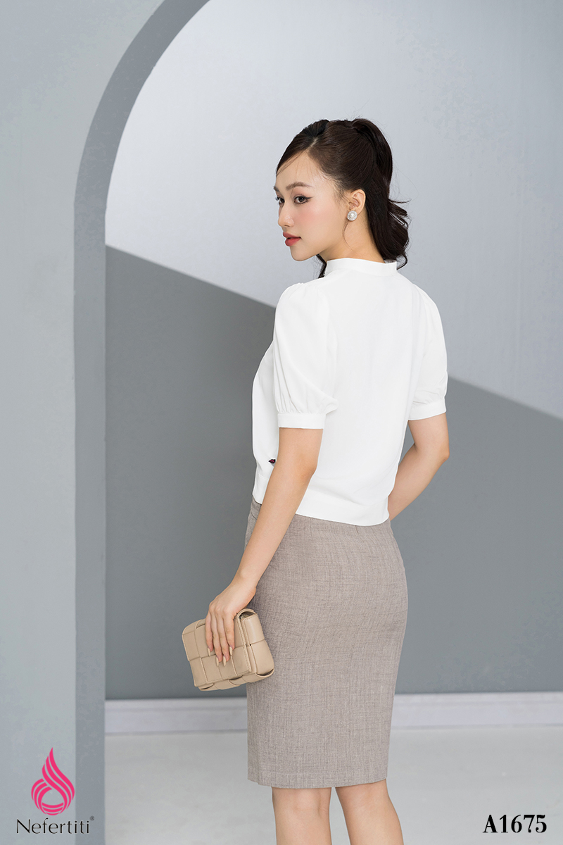 1A1675 - SƠ MI TRẮNG CỔ V ĐÍNH ĐÁ