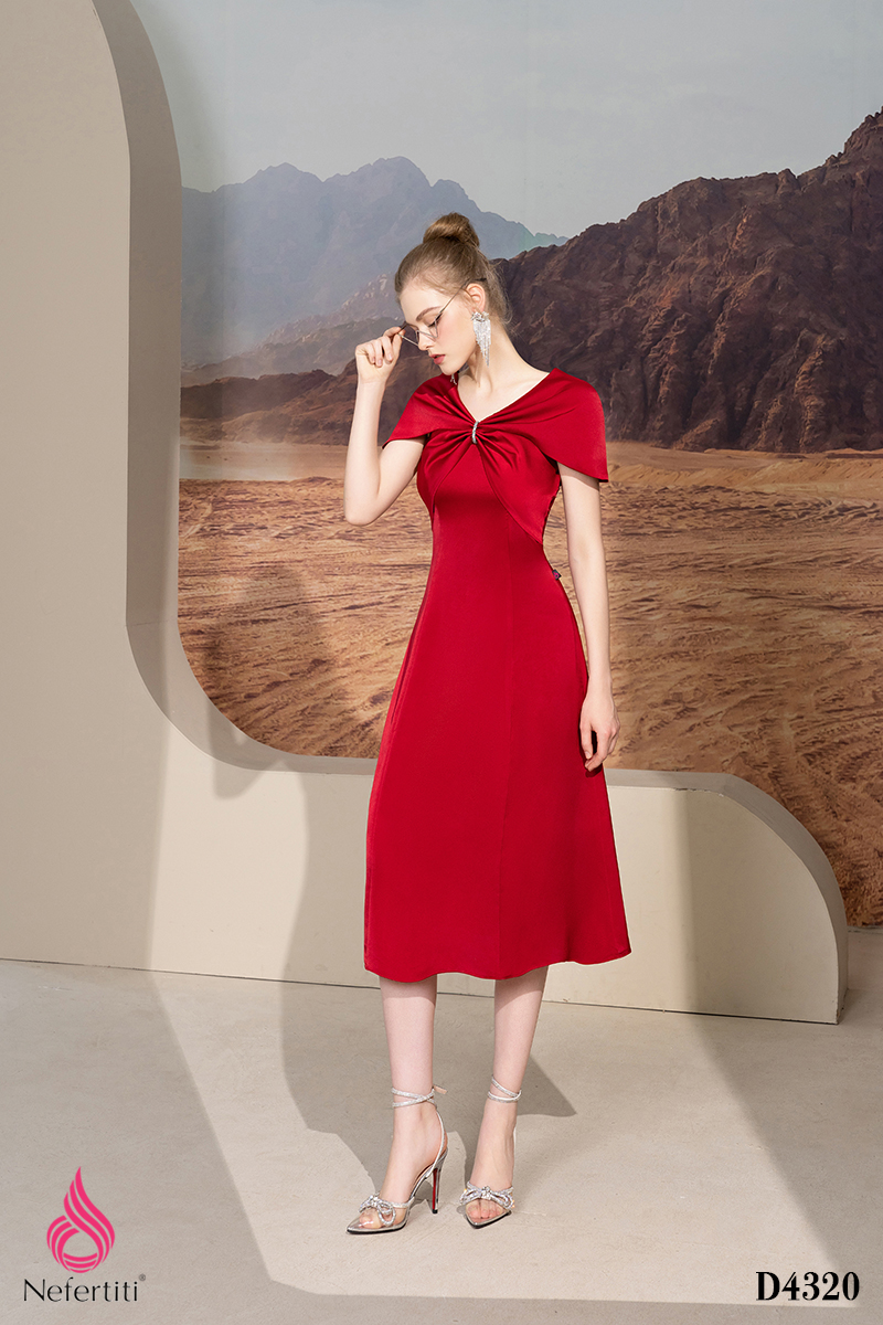 1D4320 - ĐẦM ĐỎ NGỰC XẾP NHÚN