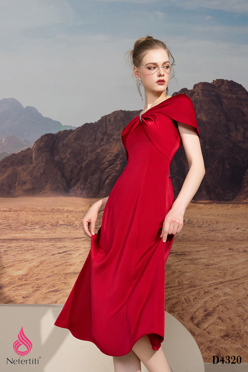 1D4320 - ĐẦM ĐỎ NGỰC XẾP NHÚN