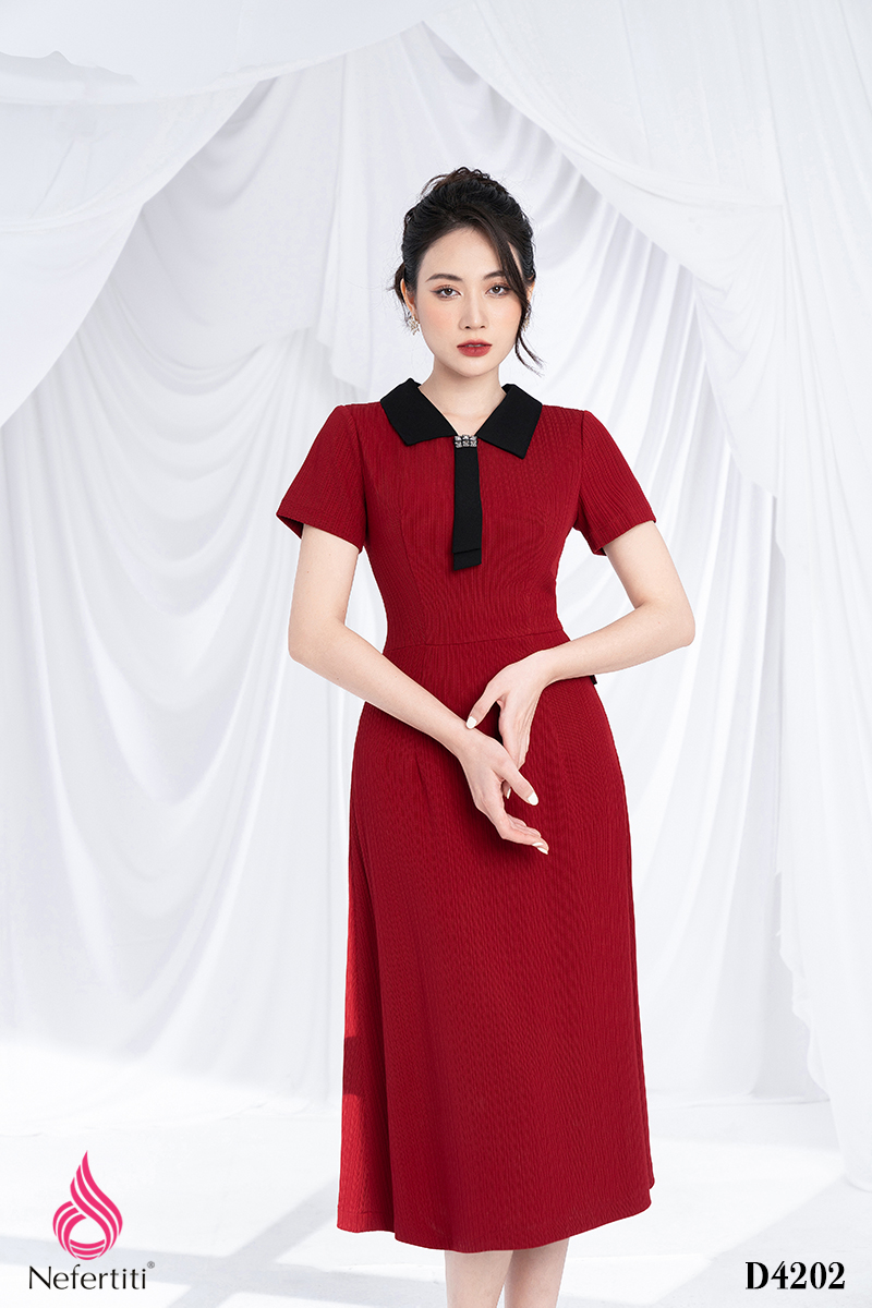 3D4202 - ĐẦM ĐỎ PHỐI CỔ ĐEN CÁCH ĐIỆU