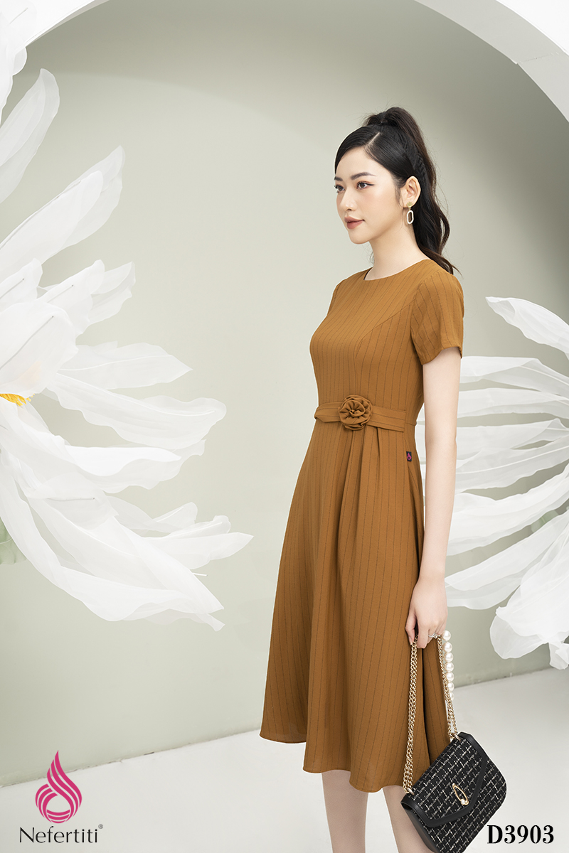 1D3903 - ĐẦM KẺ ĐÍNH HOA EO TRANG TRÍ