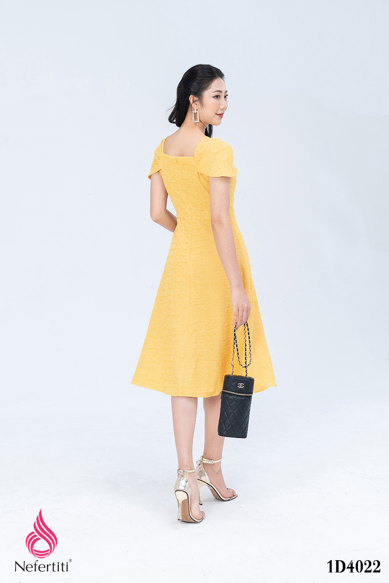 1D4022 - ĐẦM VÀNG DÁNG DÀI SANG TRỌNG