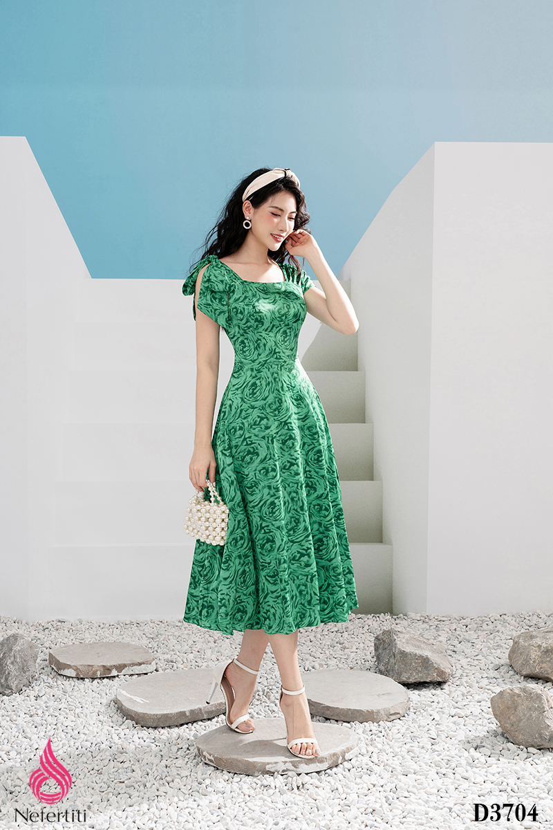 1D3704 - ĐẦM HOA NHÍ VAI LỆCH