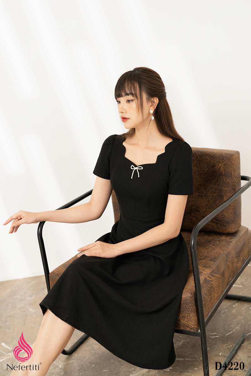 3D4220 - ĐẦM CỔ VUÔNG ĐÍNH NƠ