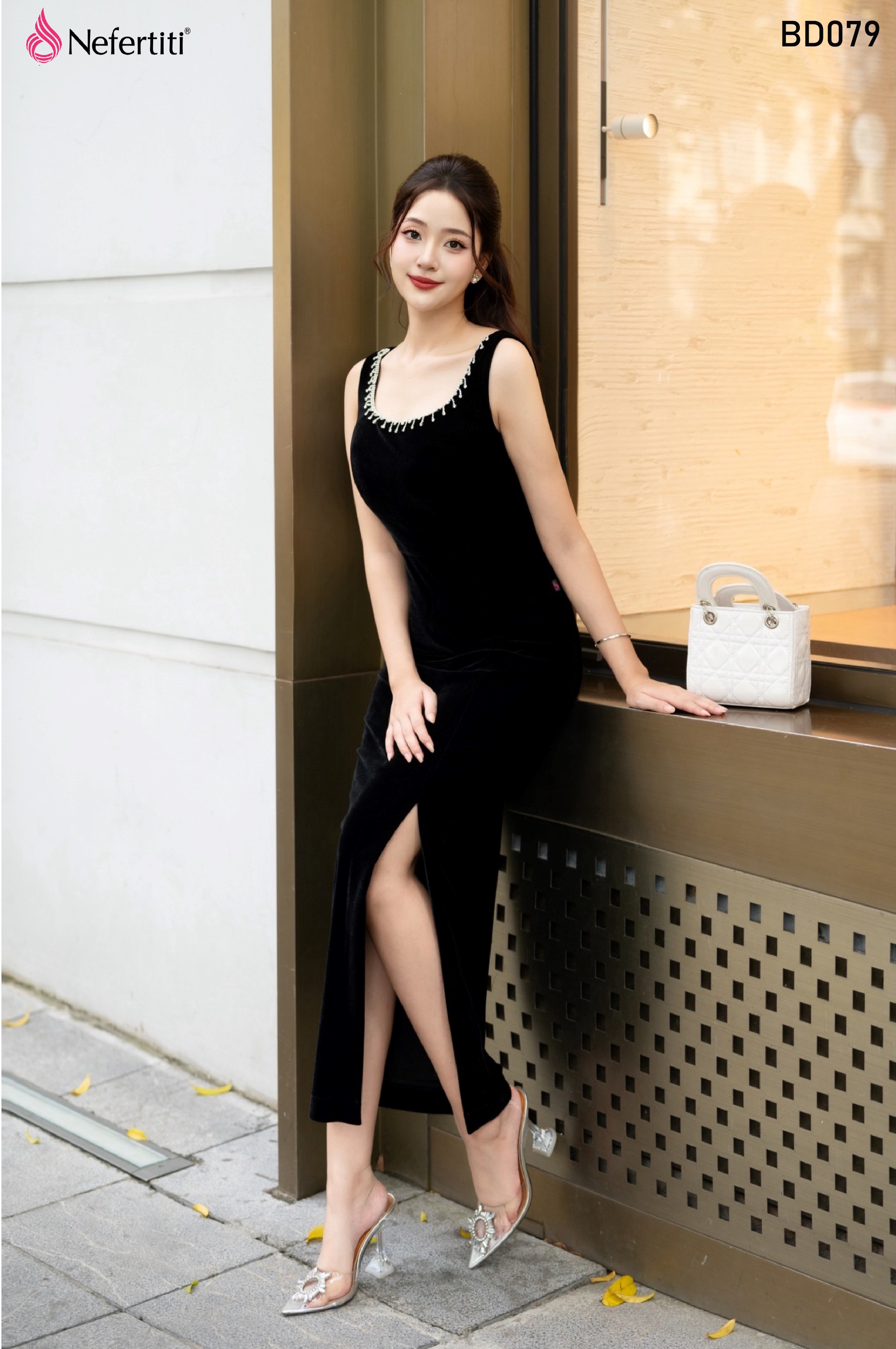 3BD079 - Bộ Đầm Nhung Đen Sang Trọng