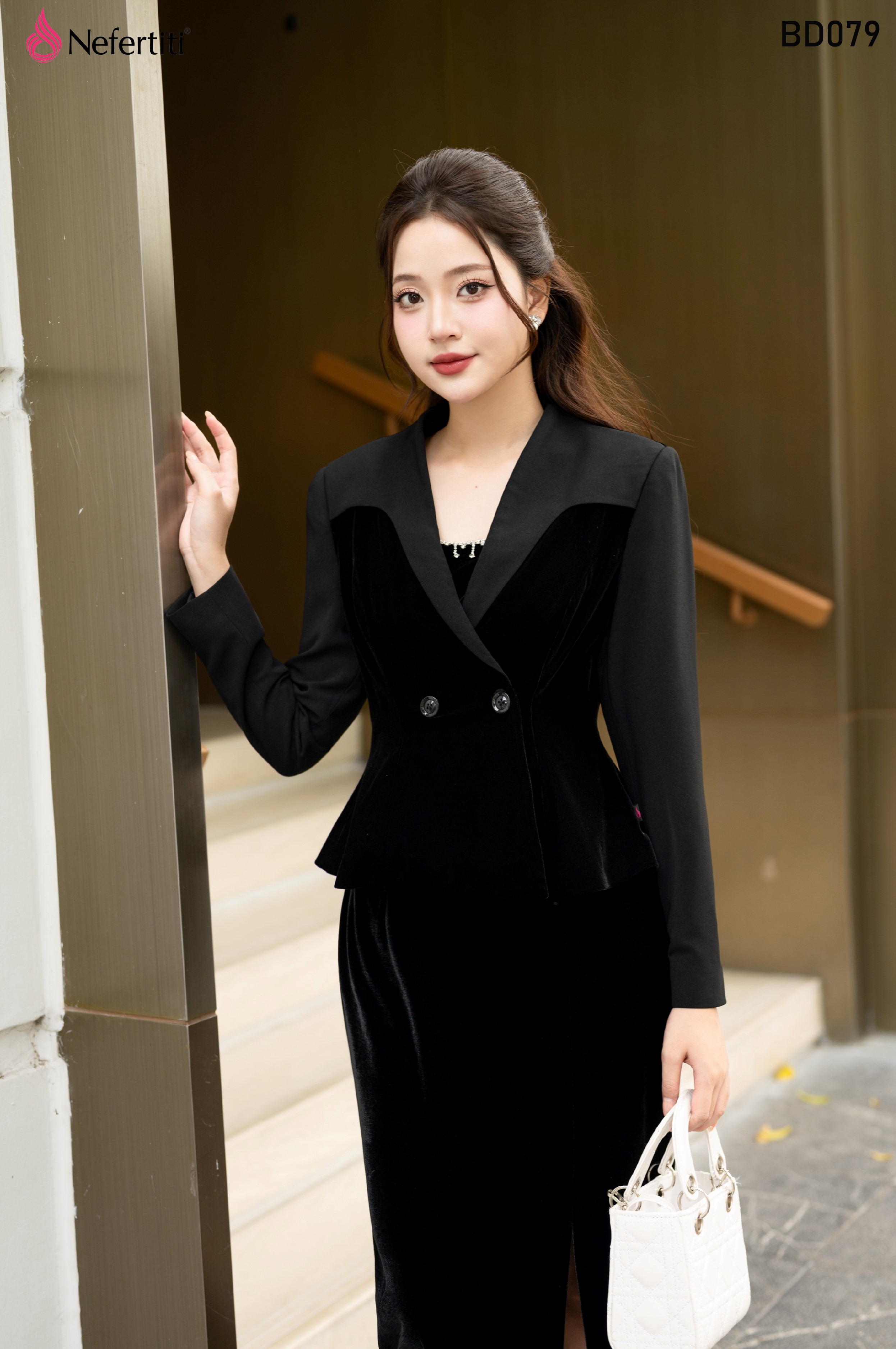 3BD079 - Bộ Đầm Nhung Đen Sang Trọng