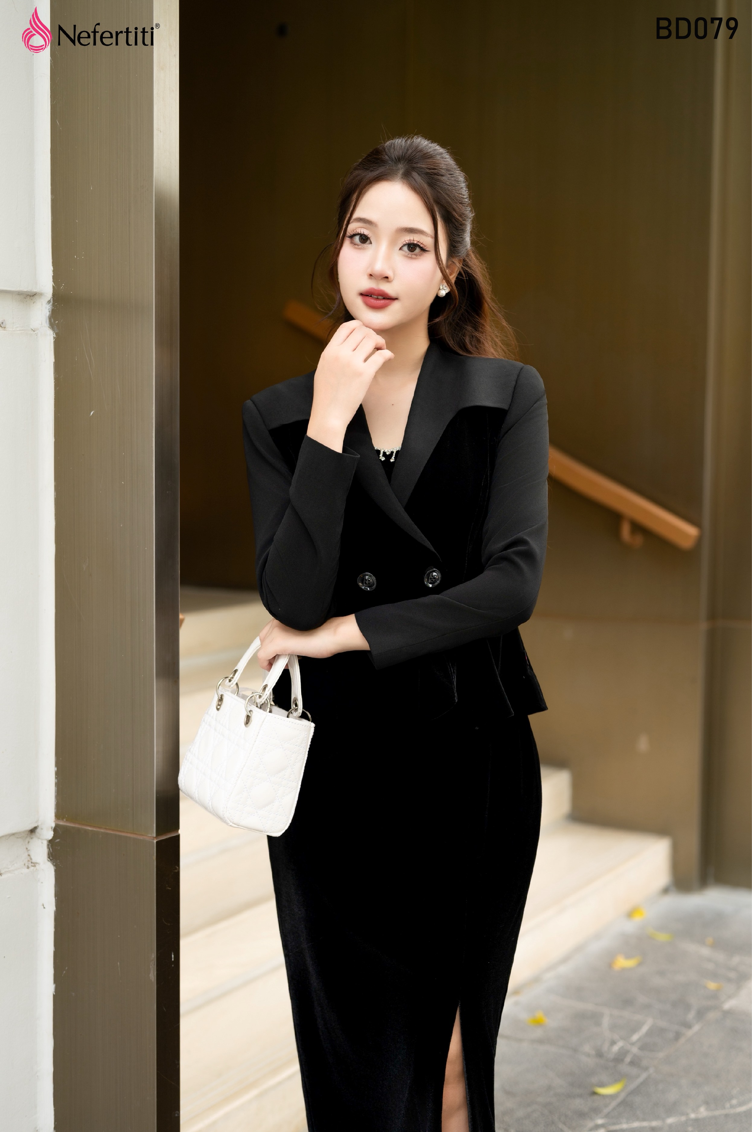 3BD079 - Bộ Đầm Nhung Đen Sang Trọng