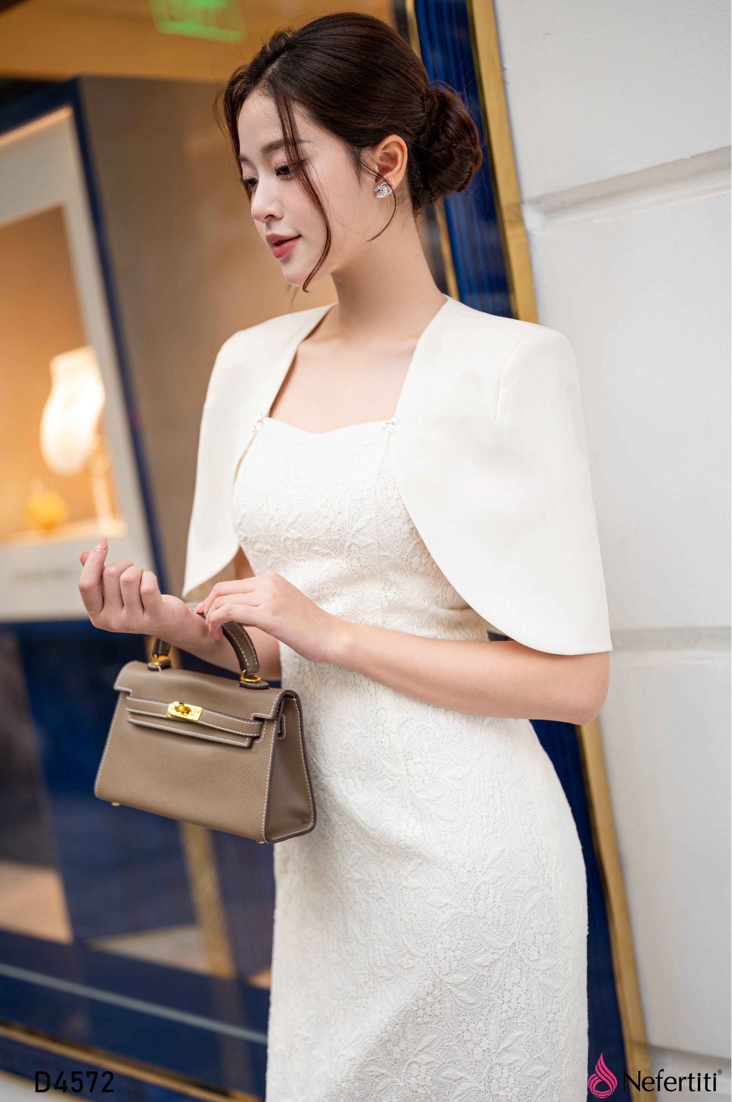 3D4572 - Đầm Tiệc Trắng Khoác Vai