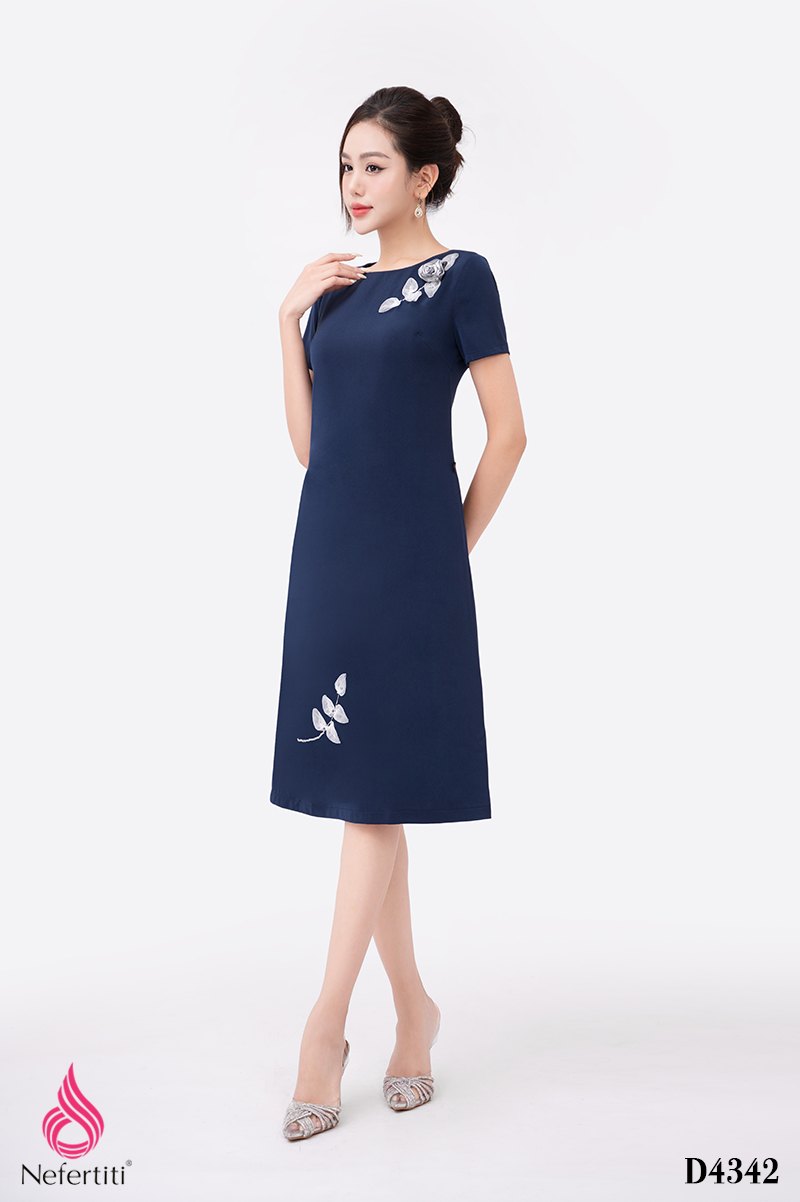 1D4342 - ĐẦM SUÔNG ĐÍNH HOA