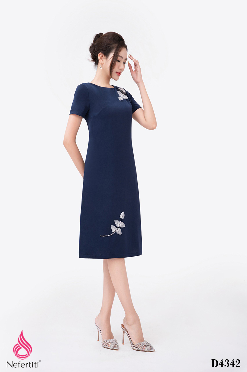 1D4342 - ĐẦM SUÔNG ĐÍNH HOA