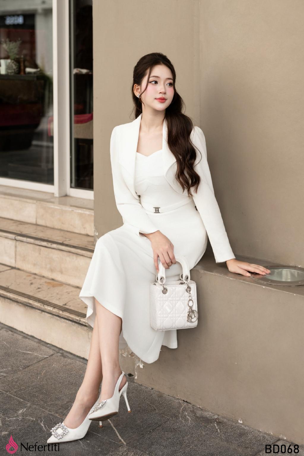 3BD068 - SÉT ĐẦM TRẮNG DÁNG XÒE + ÁO KHOÁC LỬNG TRẺ TRUNG