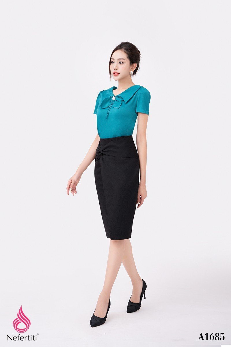 1A1685 - SƠ MI LỤA CỔ ĐÍNH HOA TRANG TRÍ