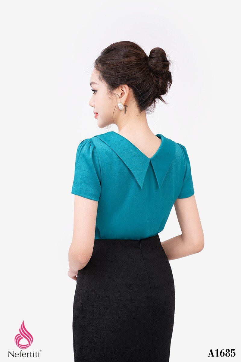 1A1685 - SƠ MI LỤA CỔ ĐÍNH HOA TRANG TRÍ