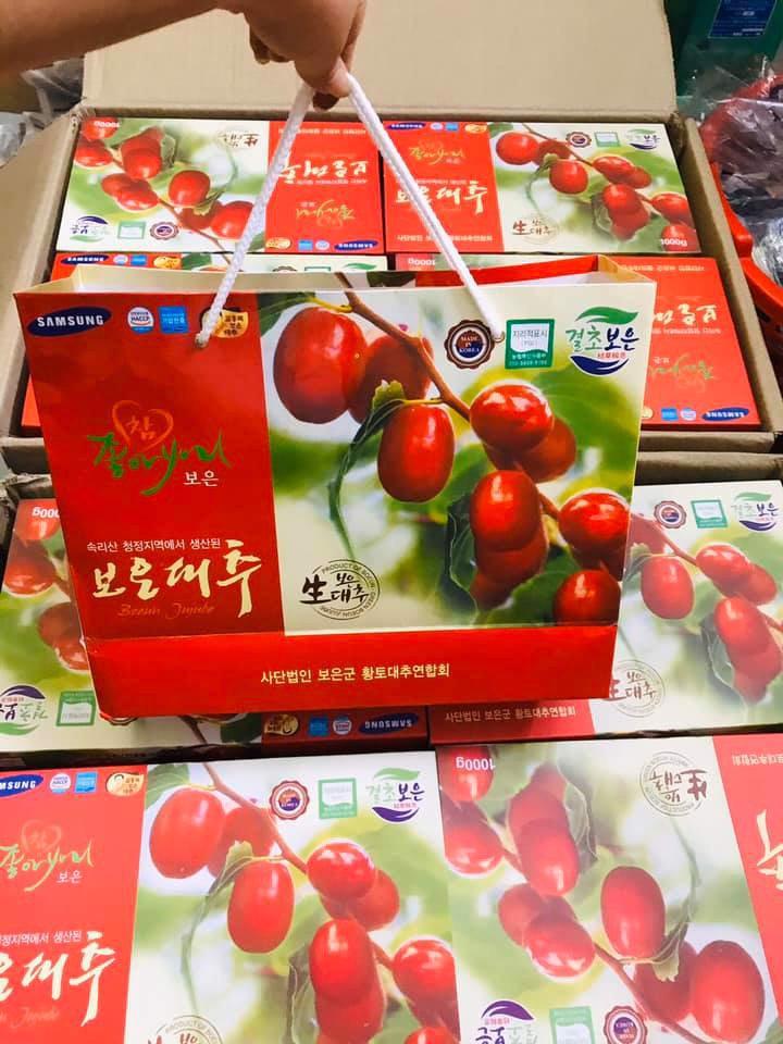 Táo Đỏ Hộp 1 kg Có Túi Xách Đẹp Kèm Theo Làm Quà Tặng