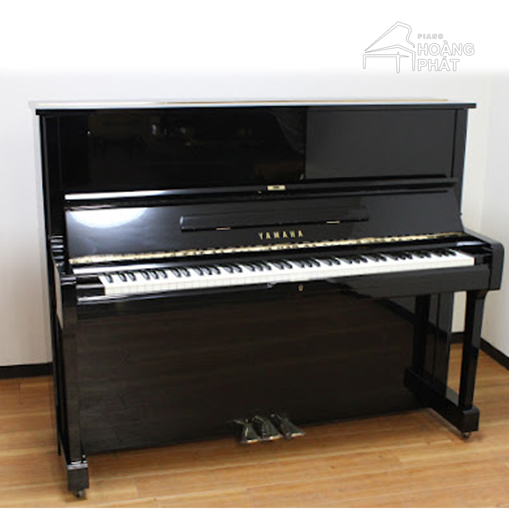 YAMAHA U1M