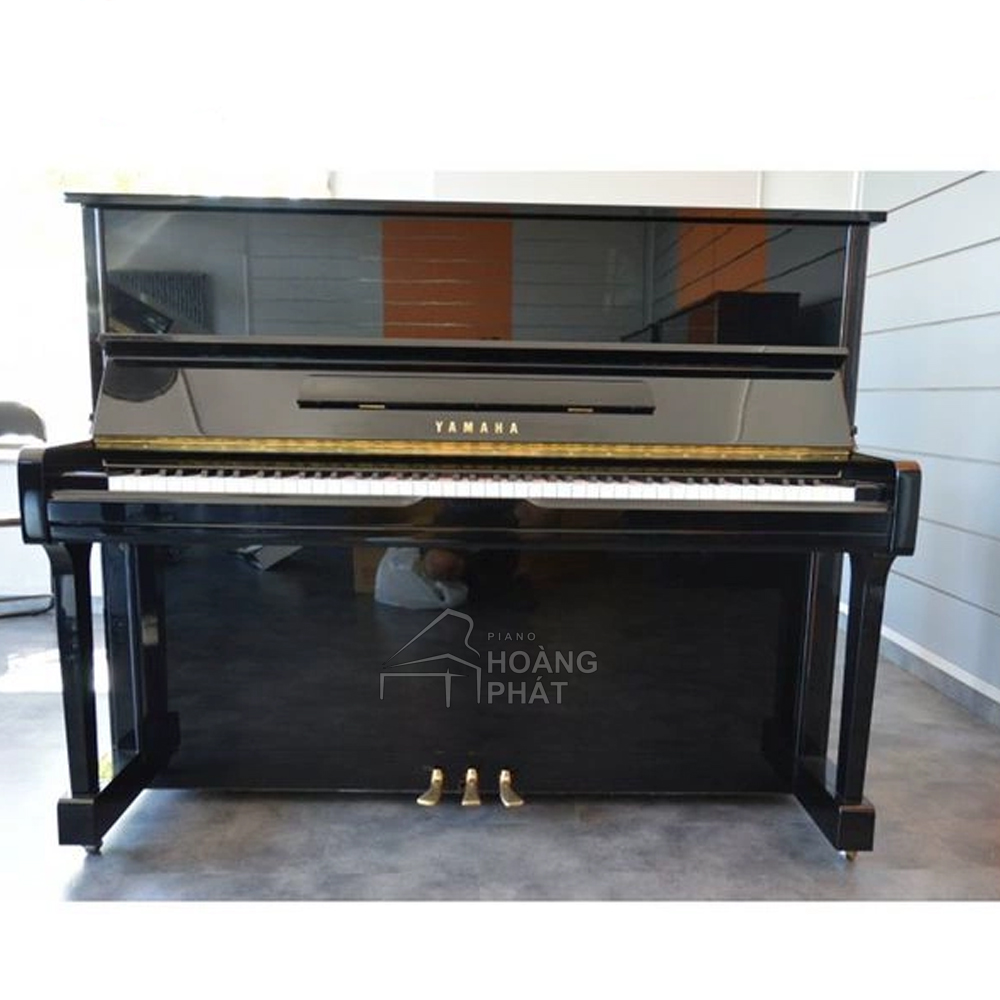 YAMAHA U100