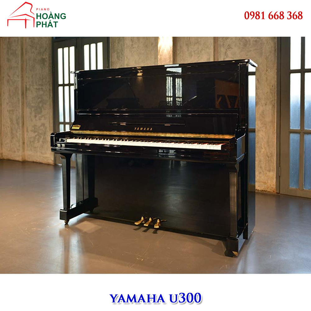 YAMAHA U300