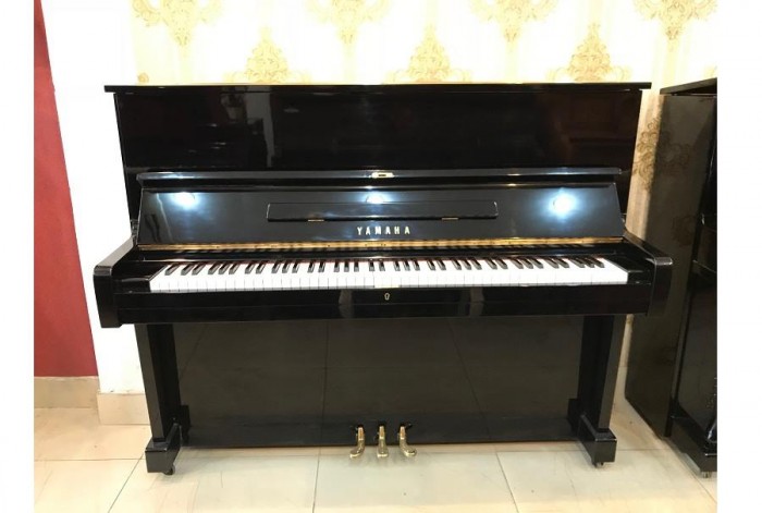 YAMAHA U1E