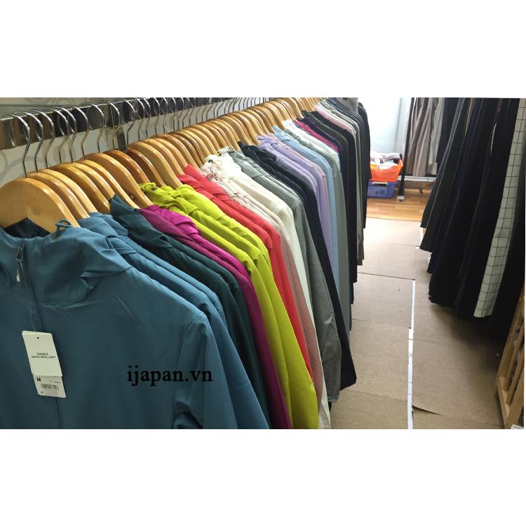 Áo khoác gió Uniqlo 2019 Nhật Bản màu đen - 409095