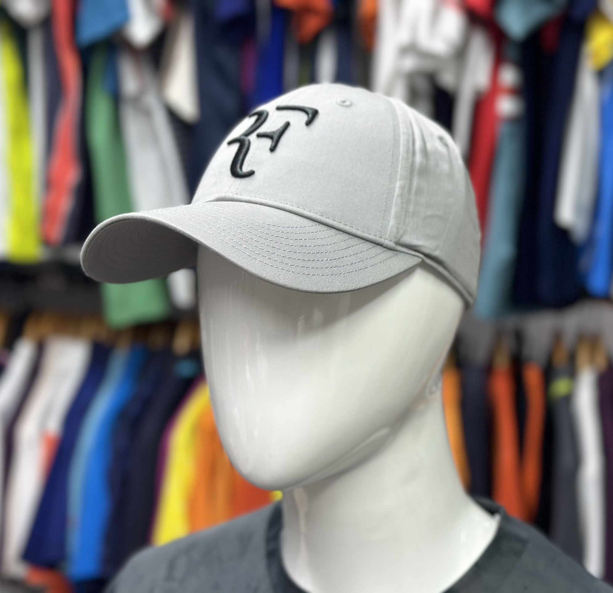 Mũ lưỡi trai Uniqlo Roger Federer bản Logo huyền thoại - 437201