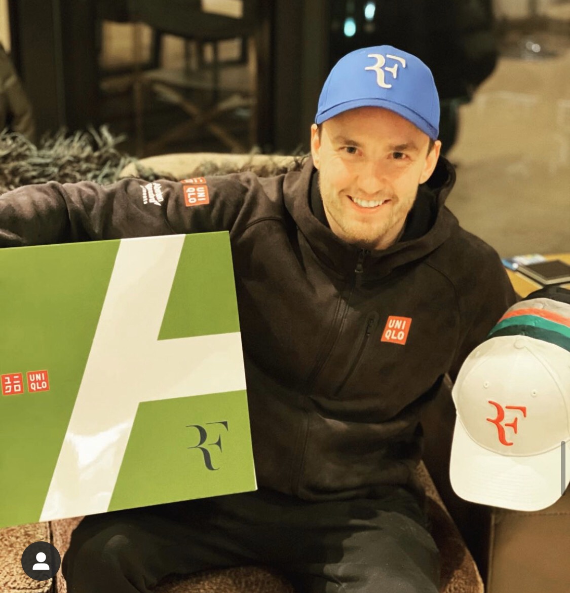 Mũ lưỡi trai Uniqlo Roger Federer bản Logo huyền thoại - 437201