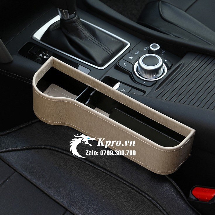 Khay Đựng Đồ Khe Ghế Trước vân carbon có logo