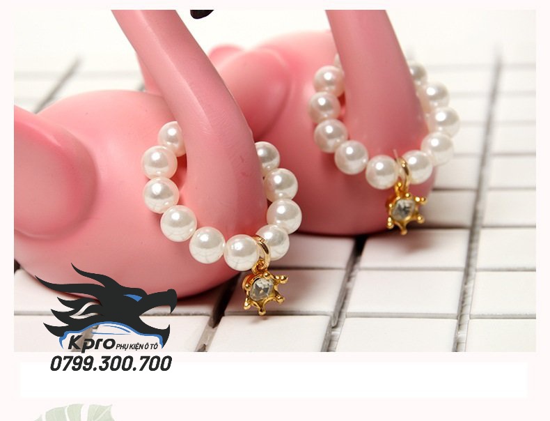 Tượng thiên nga hồng trang trí taplo ô tô