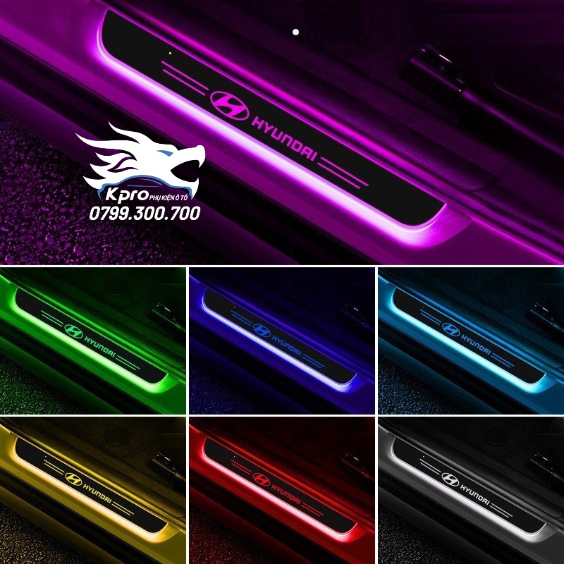 Bộ 2 ốp chống trầy bậc bước cửa trước ô tô đèn led đổi màu logo