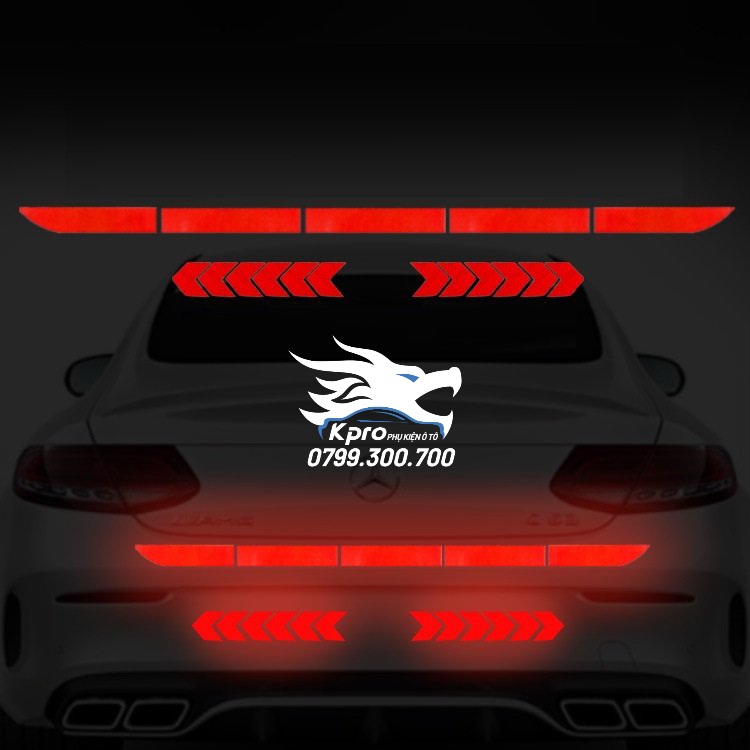Decal phản quang dán đuôi xe ô tô + mũi tên