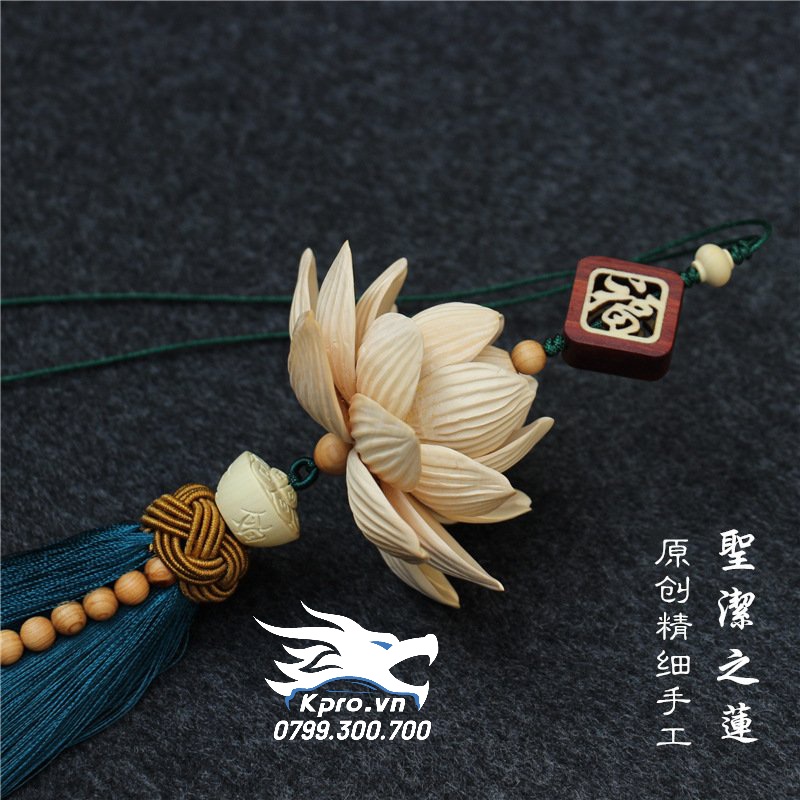Dây treo gương ô tô hoa sen gỗ nở cánh to