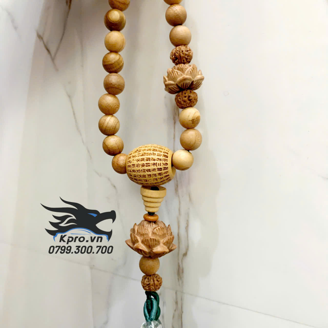 Dây treo gương ô tô hoa sen gỗ nở cánh nhỏ