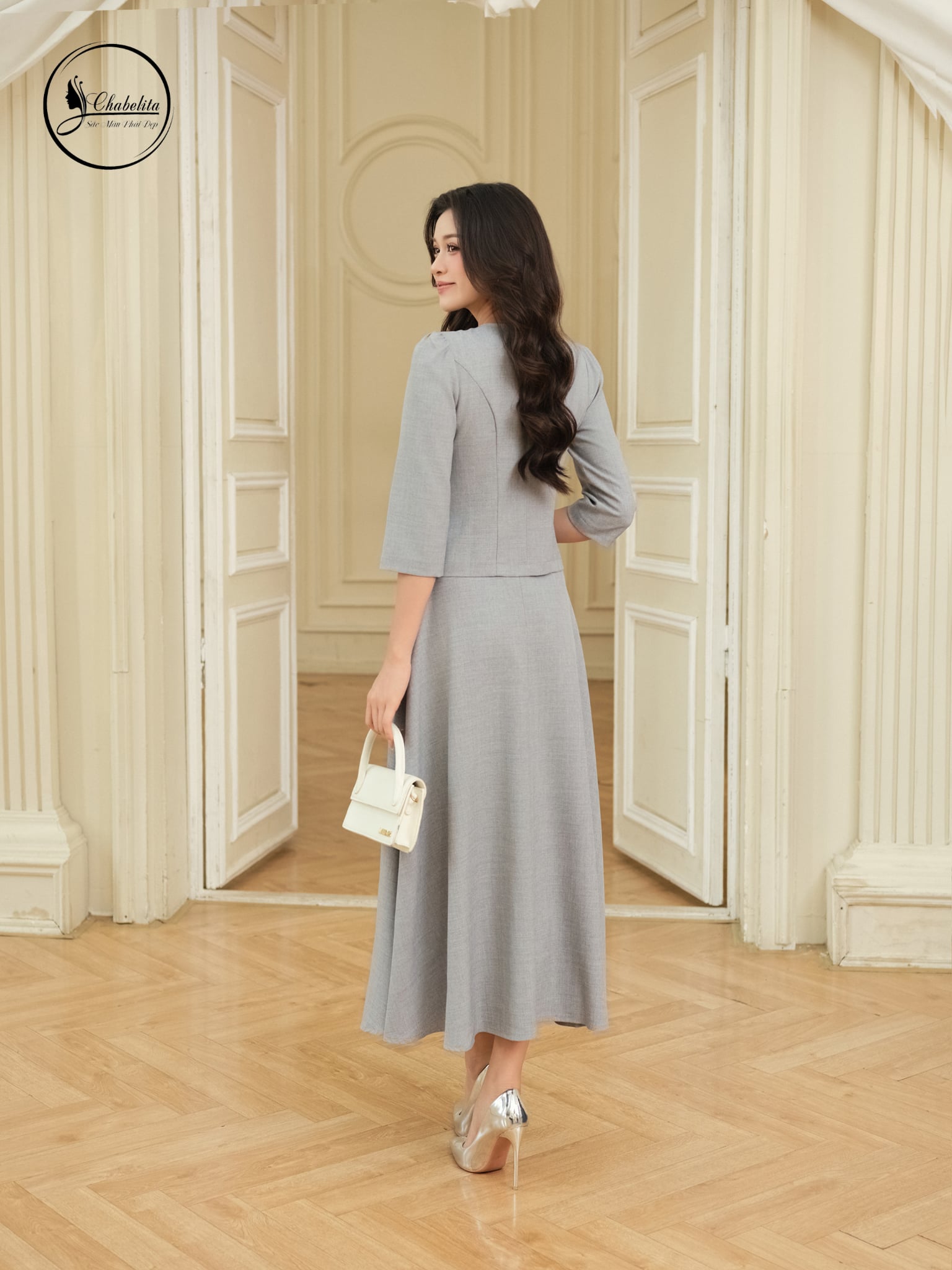 Sét bộ tay lỡ cổ tròn đính hoa màu ghi